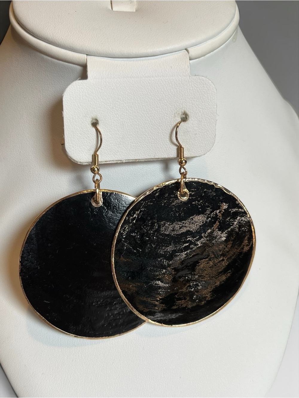 Plunder Black Shell Gold Outline Drop Earrings